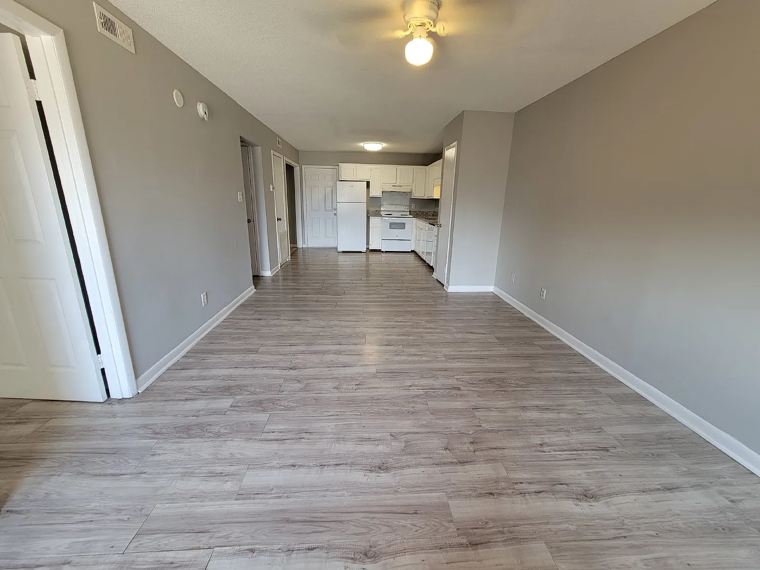 2 bed, 1.0 bath, $850 — Photo 2