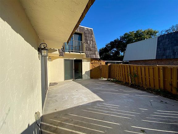 2nd image of 2911 Pecan Ave