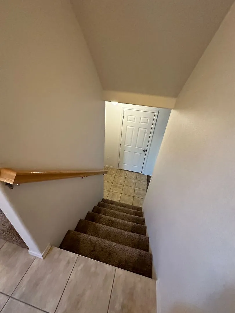 Spacious 2 bed/2.5 bath with bonus room townhome off Road 68 — Photo 4