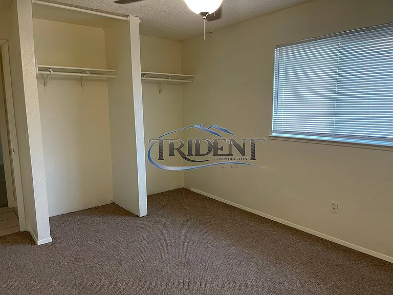 4400 Martel Dr — Photo 10