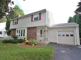 32 Charrington Rd, Irondequoit, NY 14609