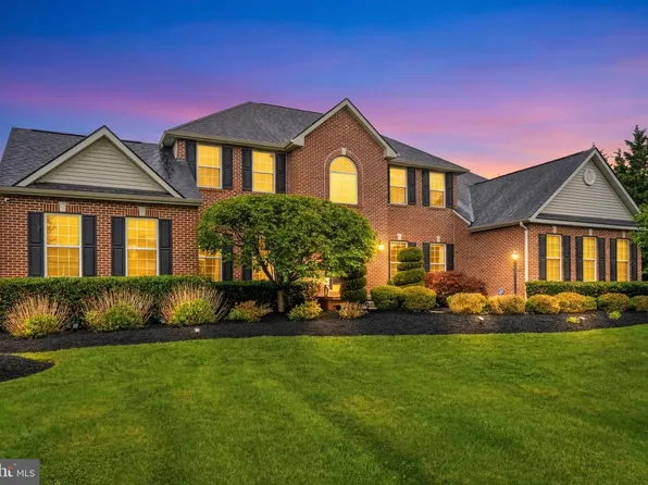 104 Grasmere Dr, Charles Town, WV 25414