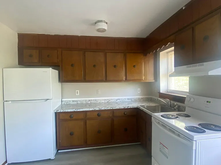 185 Thompson St #2B — Photo 1