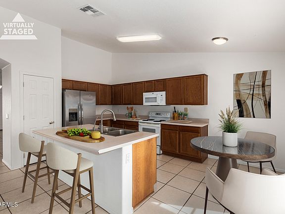 5th image of 625 E Rancho Viejo Loop