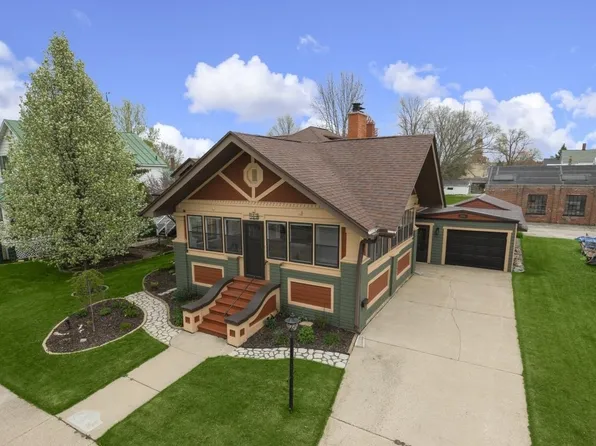 404 Superior Ave, Oconto, WI 54153