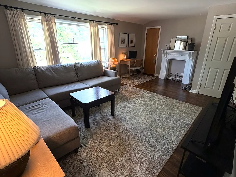 59 Glenside Ave #UPR