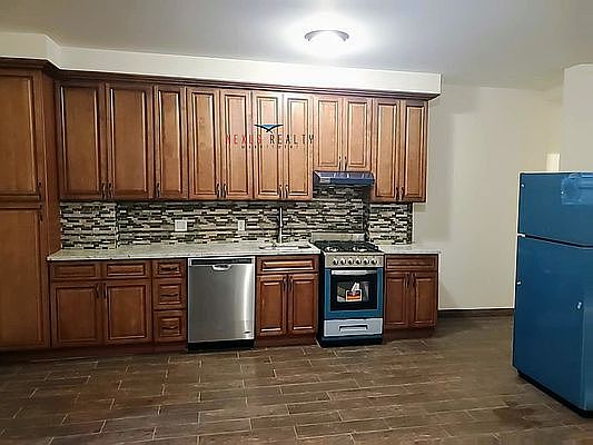 2nd image of 140-19 Beech Ave