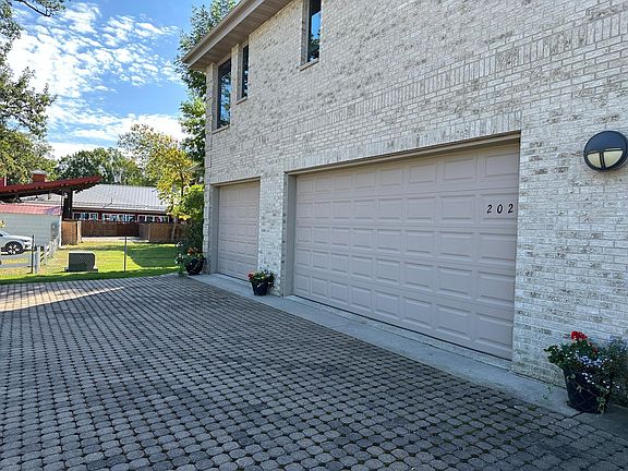 2nd image of 410 W Lake Dr #204