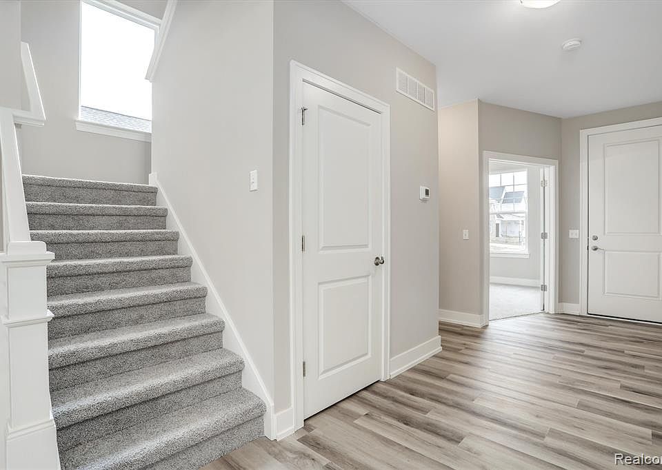 2436 Parkshore Dr, Commerce Township, MI 48382 MLS 20230097900 Zillow