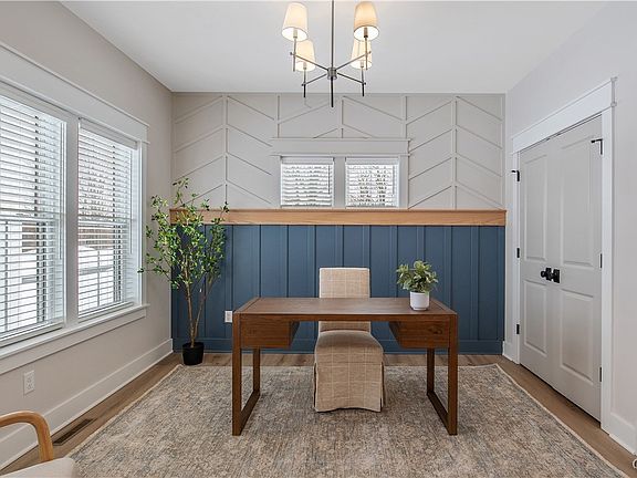 5th image of 1948 N Ridge Dr