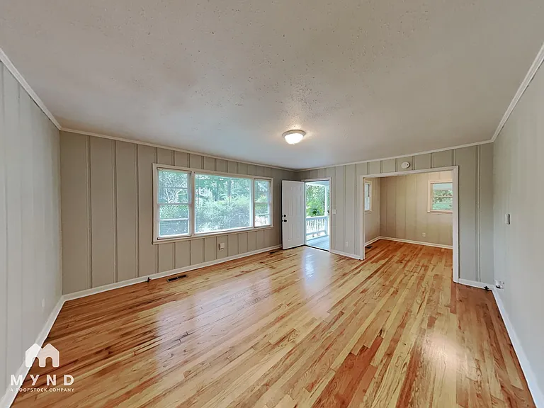 921 N Highland Dr — Photo 7