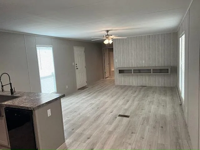 2 bed, 2.0 bath, 912 sqft, $1,500 — Photo 3