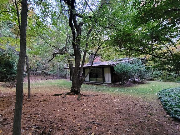 4th image of 43 Cherry Ln
