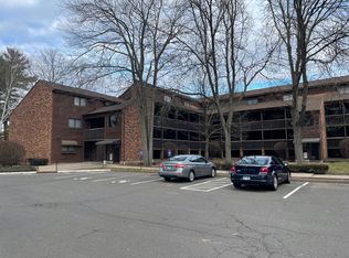 492 East St APT 25, Plainville, CT 06062