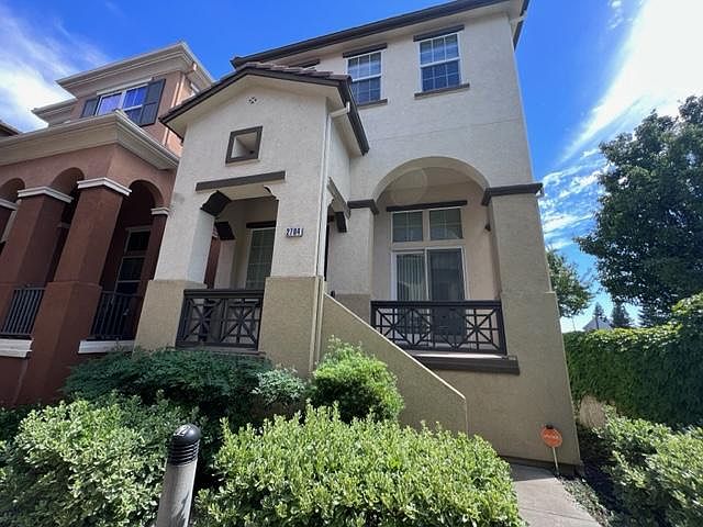1st image of 2704 Waldorf Ln