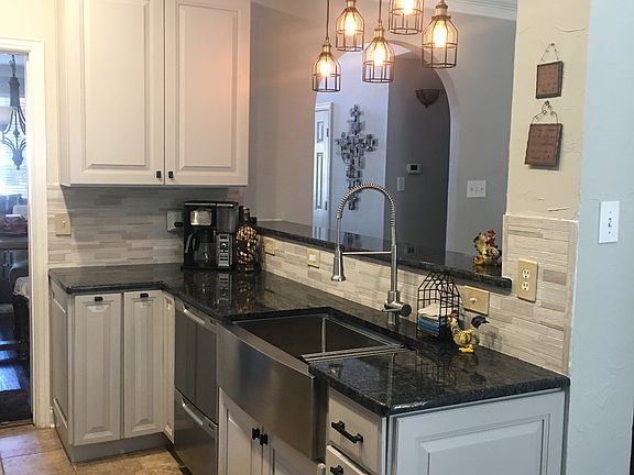 2nd image of 3325 Furlong Dr E