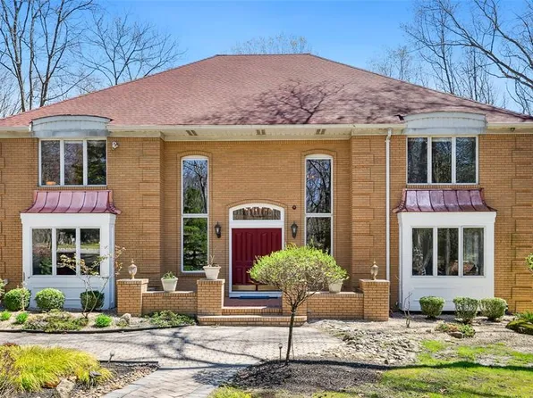 26 Beaverdam Dr, East Brunswick, NJ 08816