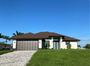 1510 NE 6th Place Cpe, Coral, FL 33909