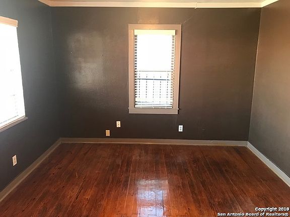 3rd image of 2822 Guadalupe St
