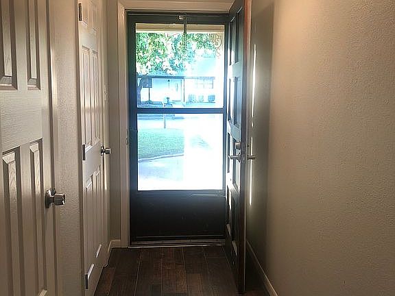 2nd image of 2602 Jasmine St