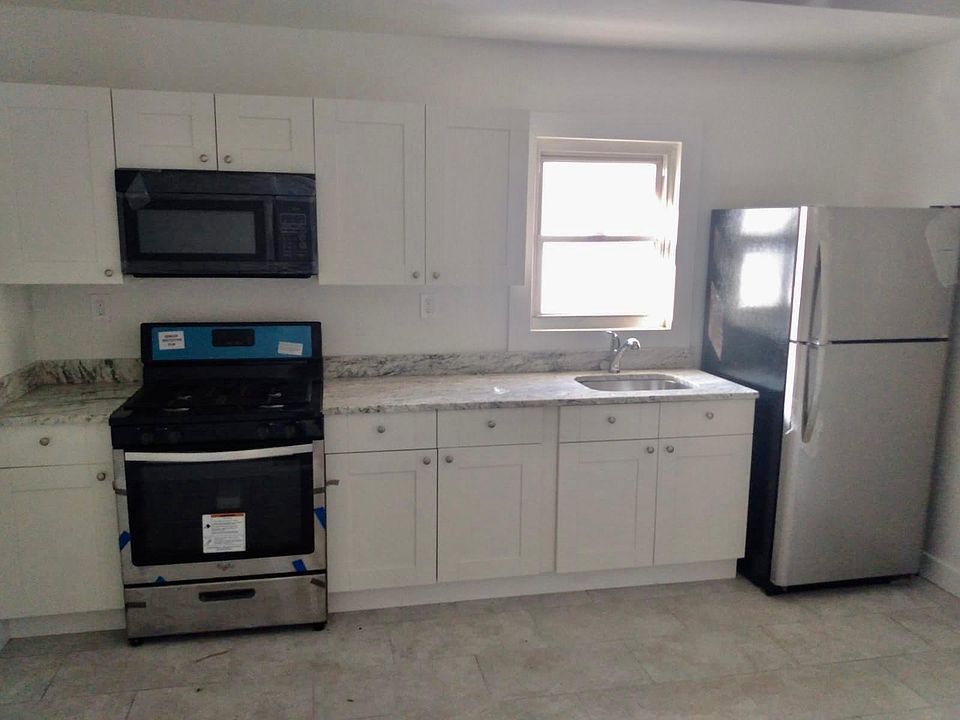1st image of 17 Van Houten Pl APT 1