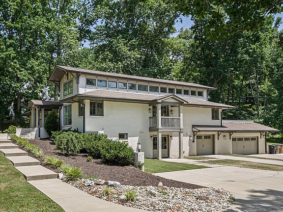 3rd image of 504 Hillwood Blvd