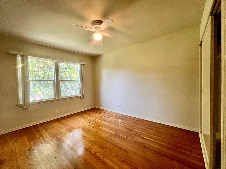 Cozy 1 & 2 bedroom in Beverlywood — Photo 10