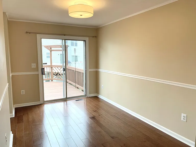 4 Putman Ct — Photo 3
