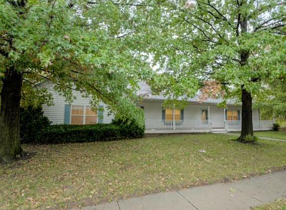3rd image of 25714 32nd Terrace Ct