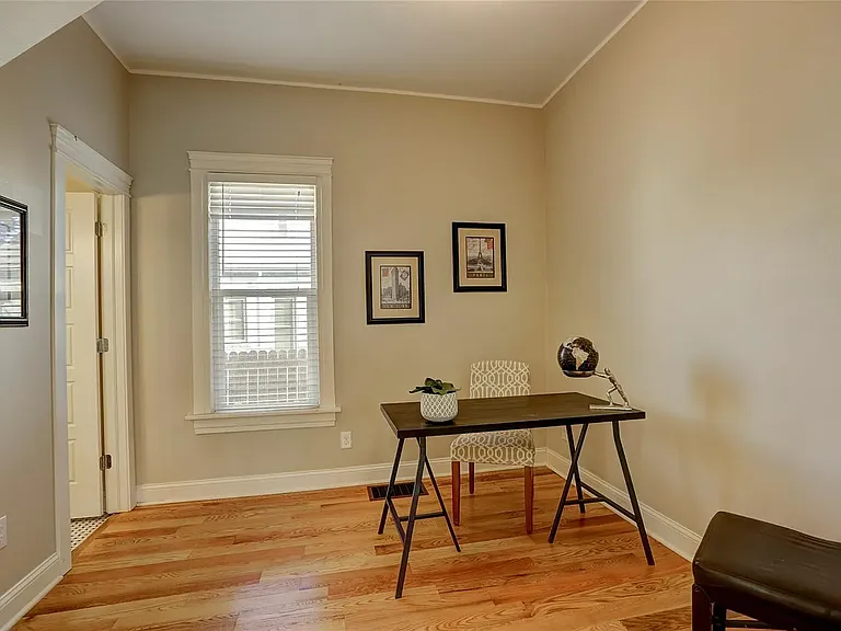 2235 Irving St — Photo 8