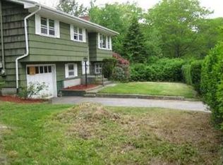 5 Colonial Village Rd, Ashaway, RI 02804