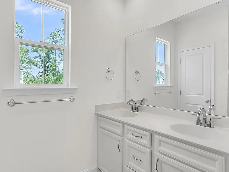 335 Chapman Cir — Photo 33