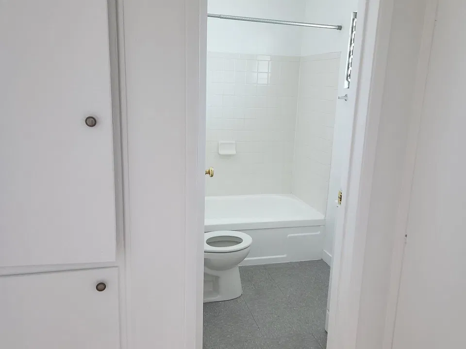 3900 S Centinela Ave #20