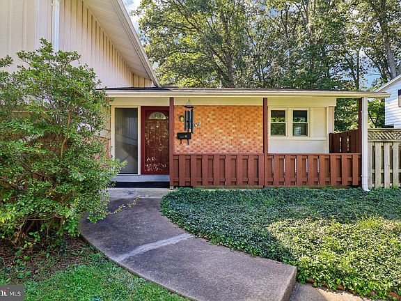 3rd image of 2638 Bowling Green Dr