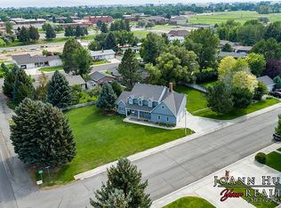 104 W Bald Ridge Dr, Powell, WY 82435