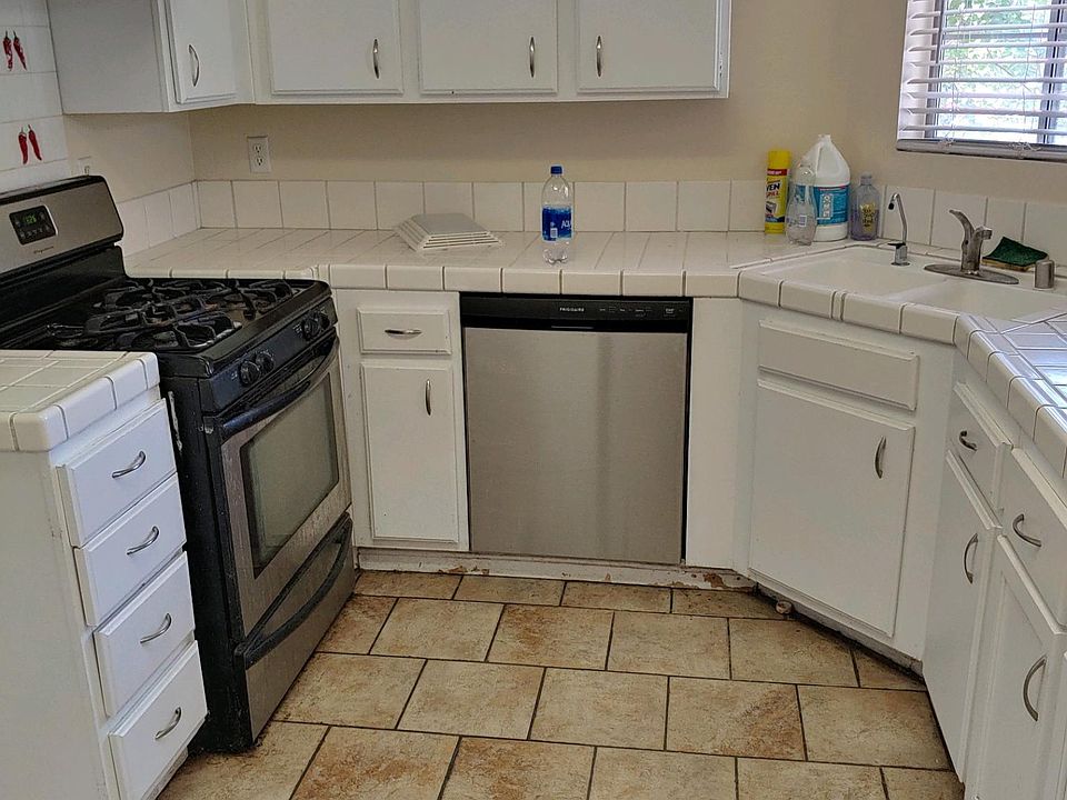 1st image of 36856 Westgate Dr