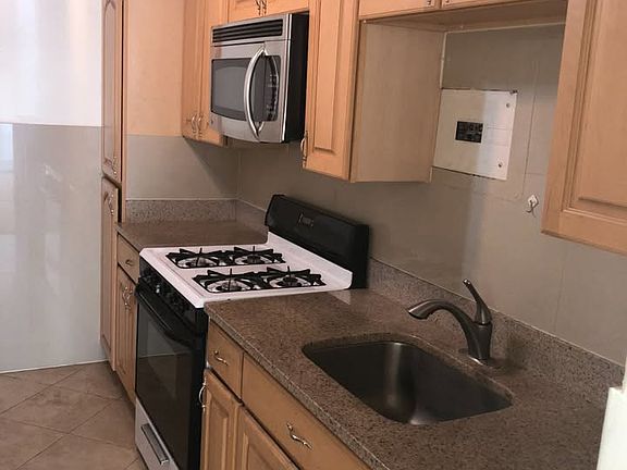 5th image of 4201 Cathedral Ave NW APT 502W