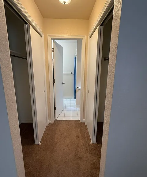 Master Bath w/2 Closets