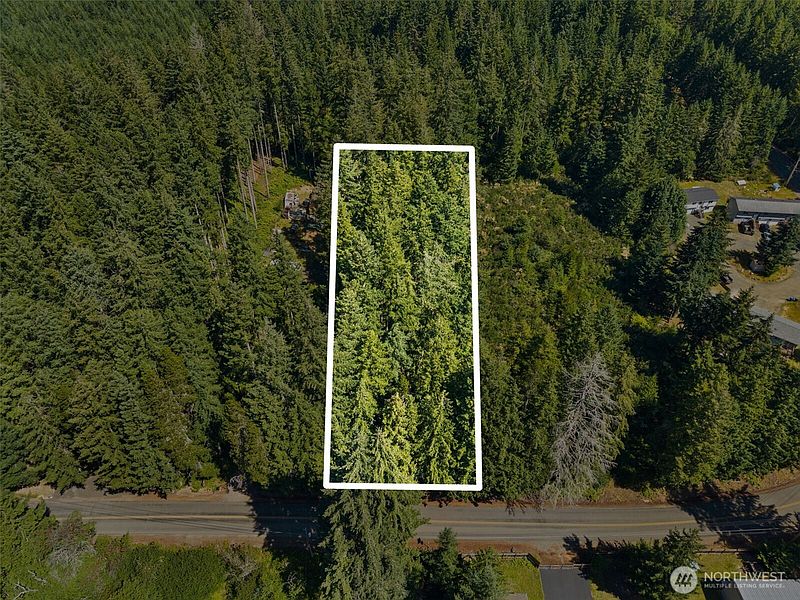 4th image of 1030 E Phillips Lake Road