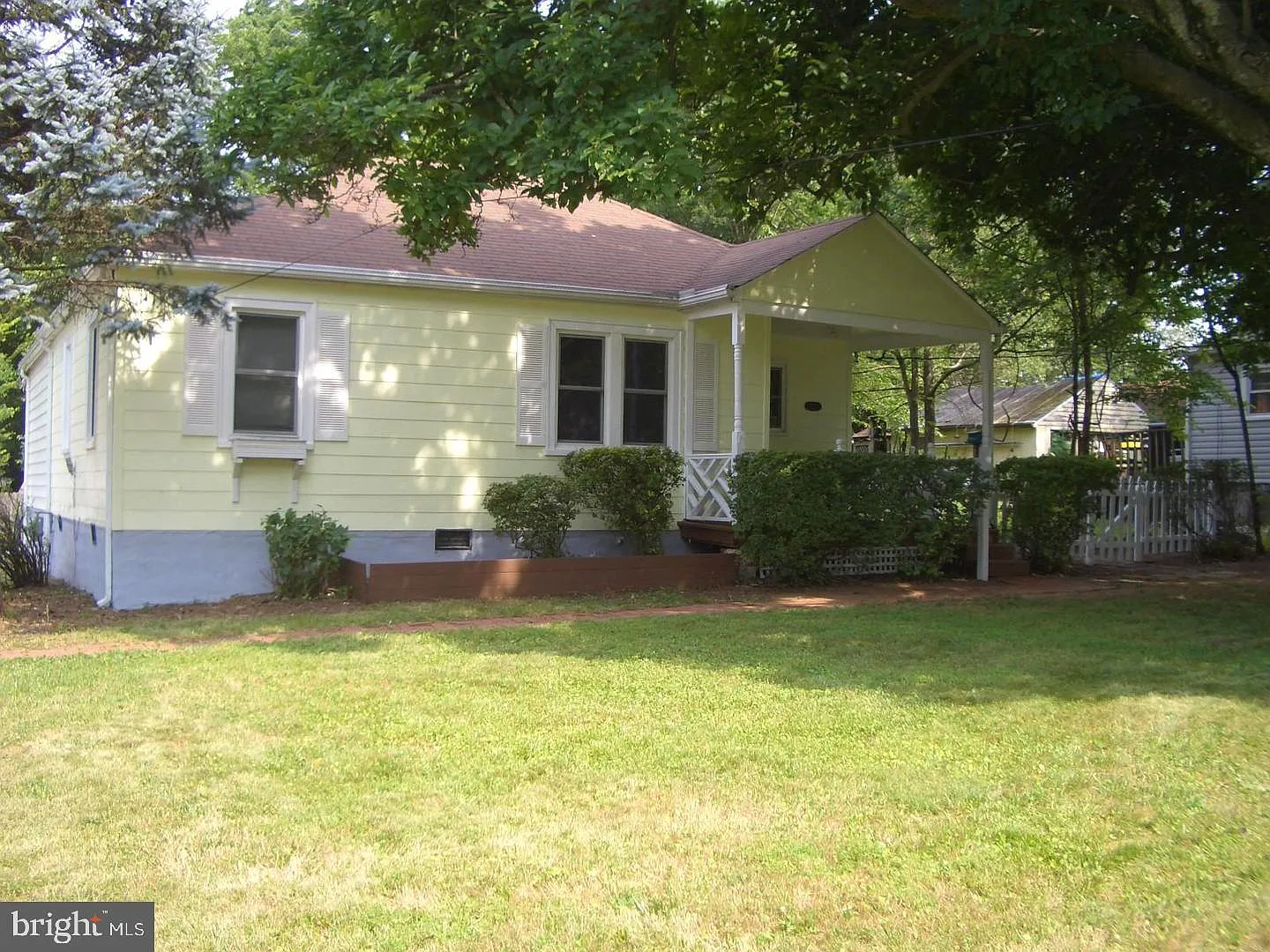 3 bed, 2.0 bath, 1356 sqft, $3,250 — Photo 1