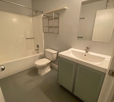 3rd image of 510 Delaware St #208