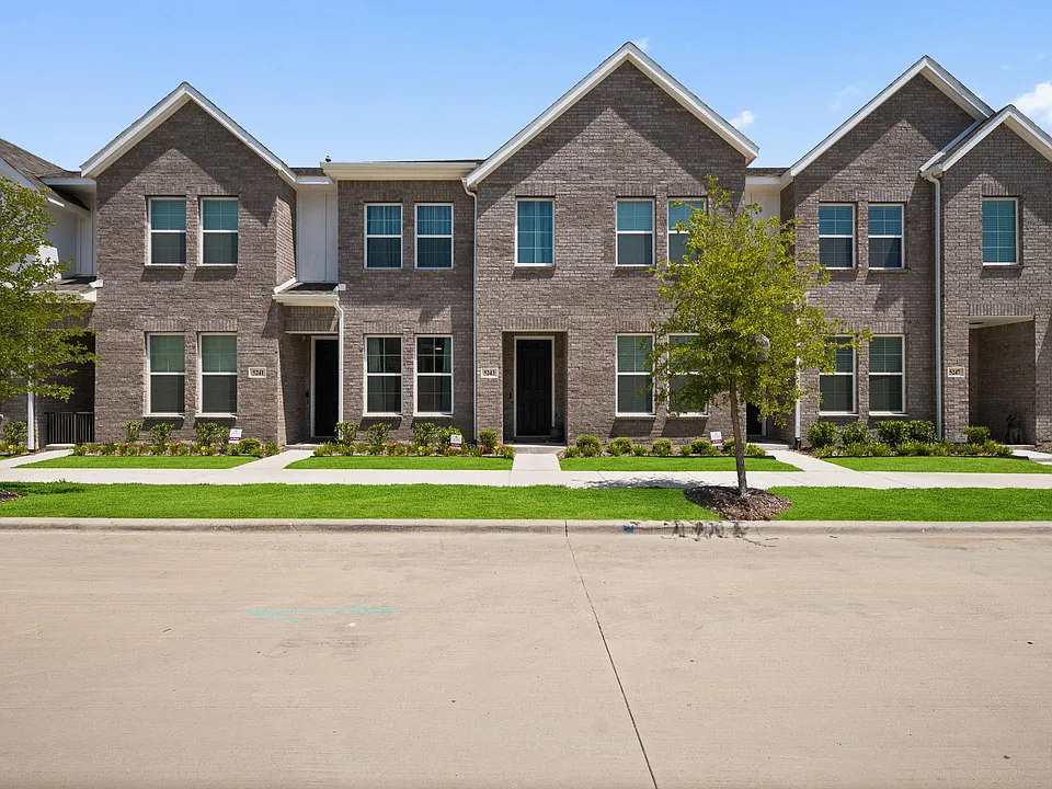 5243 Legacy St