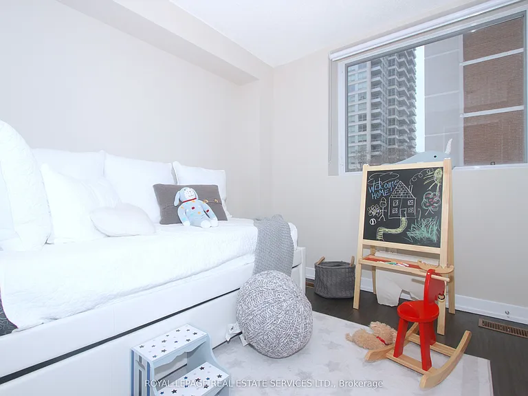282 Bleecker St — Photo 12