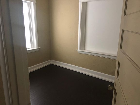 4th image of 2809 E 9th St