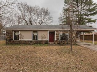 632 S Lake Sequoyah Dr, Fayetteville, AR 72701
