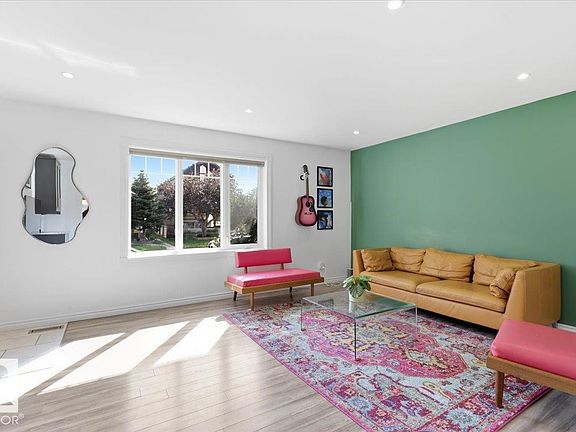 5th image of 10834 134th St NW