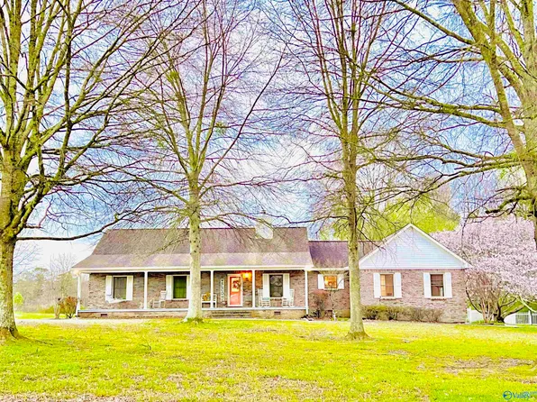 844 Wolf Creek Dr, Albertville, AL 35951