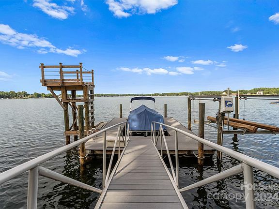 5th image of 8017 Blue Water Ct