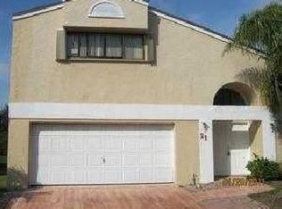 21 Hawthorne Ln, Boynton Beach, FL 33426