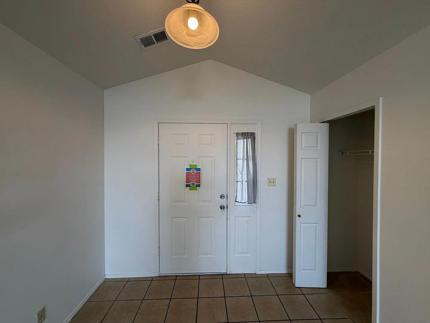 3 Bedroom Single Story Home Available Near Northern Blvd NE & Rockaway Blvd NE In Rio Rancho! — Photo 4
